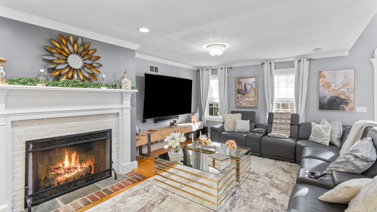 Photo of Livingroom in Barnstable
