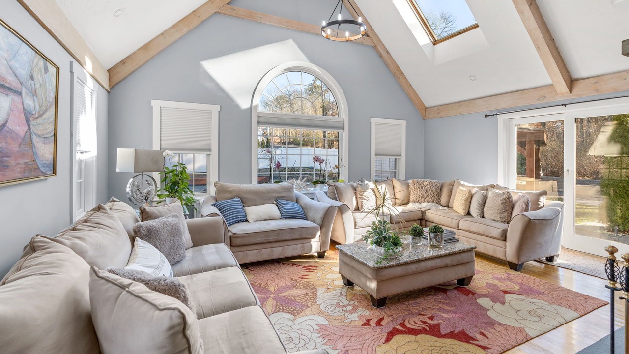 Photo of Livingroom in Barnstable