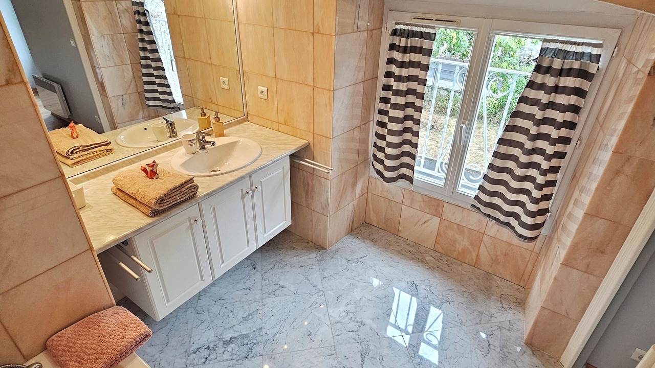 Photo of Bathroom in Saint-Nectaire