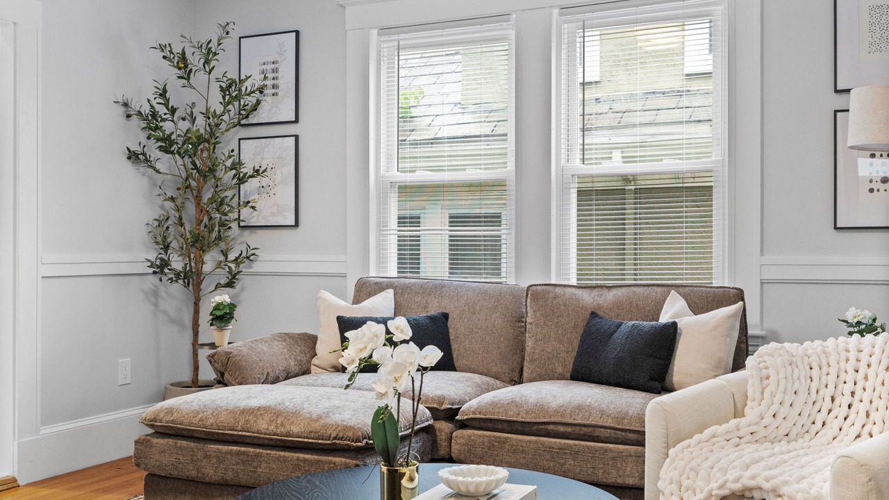 Photo of Livingroom in West Somerville