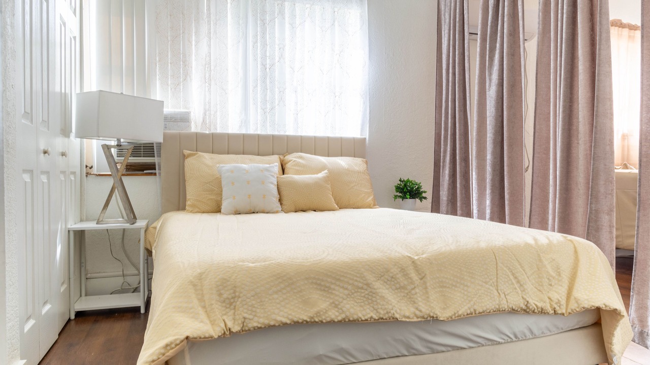 Photo of Bedroom in Biscayne Park