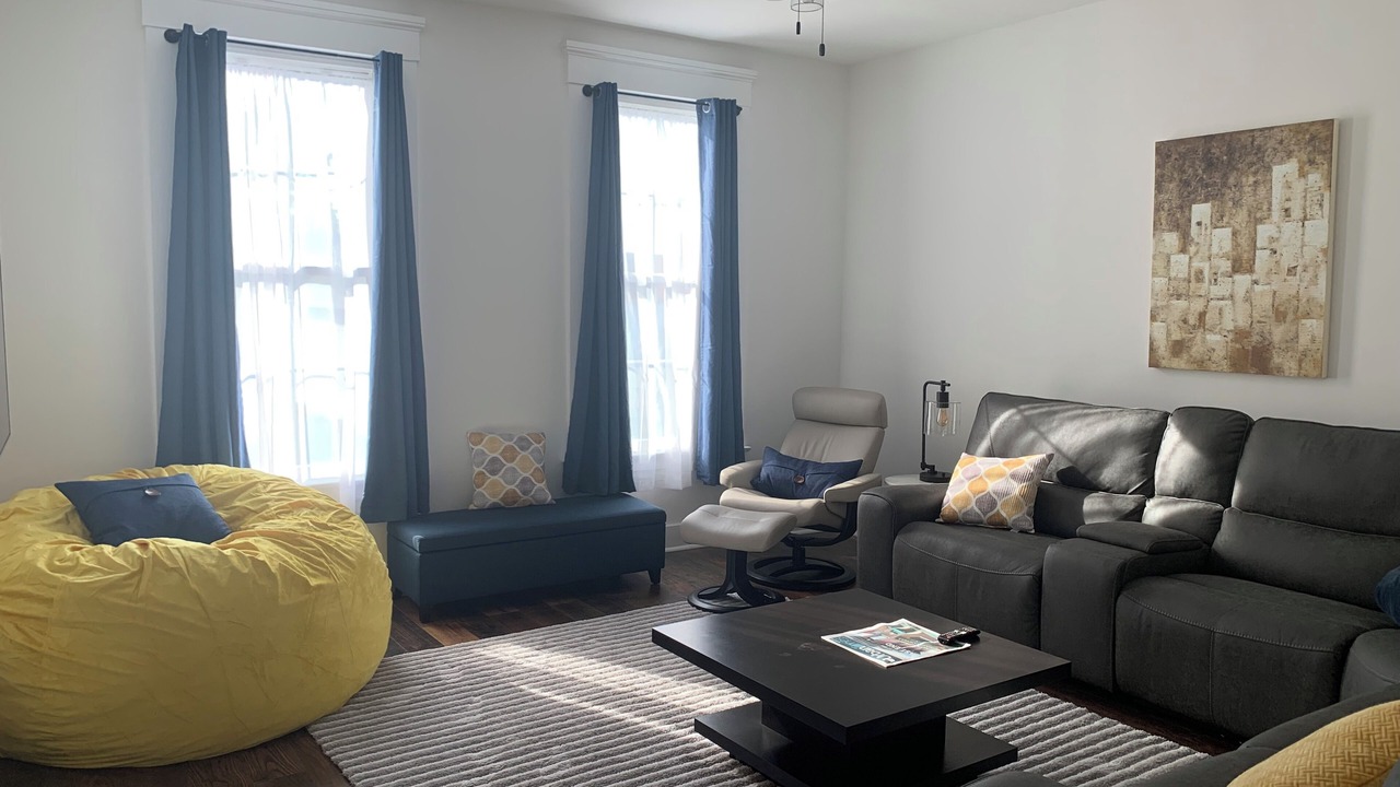 Photo of Livingroom in Holy Cross