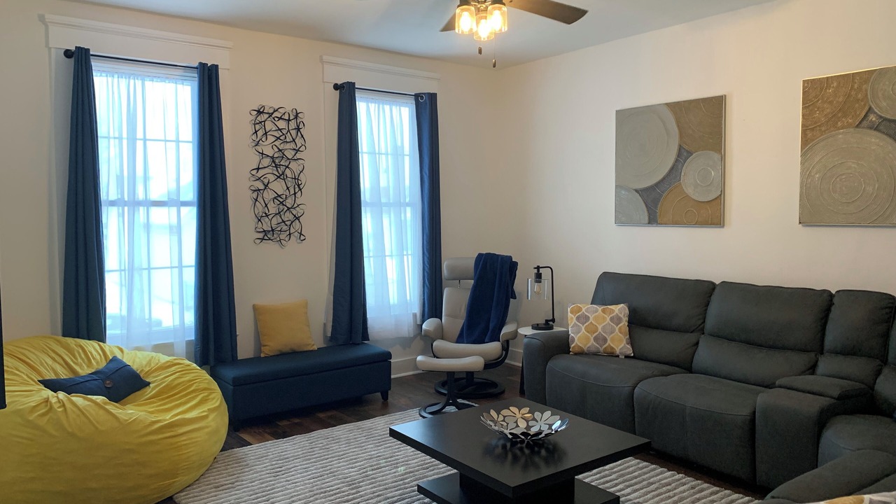 Photo of Livingroom in Holy Cross