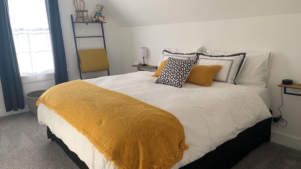 Photo of Bedroom in Holy Cross