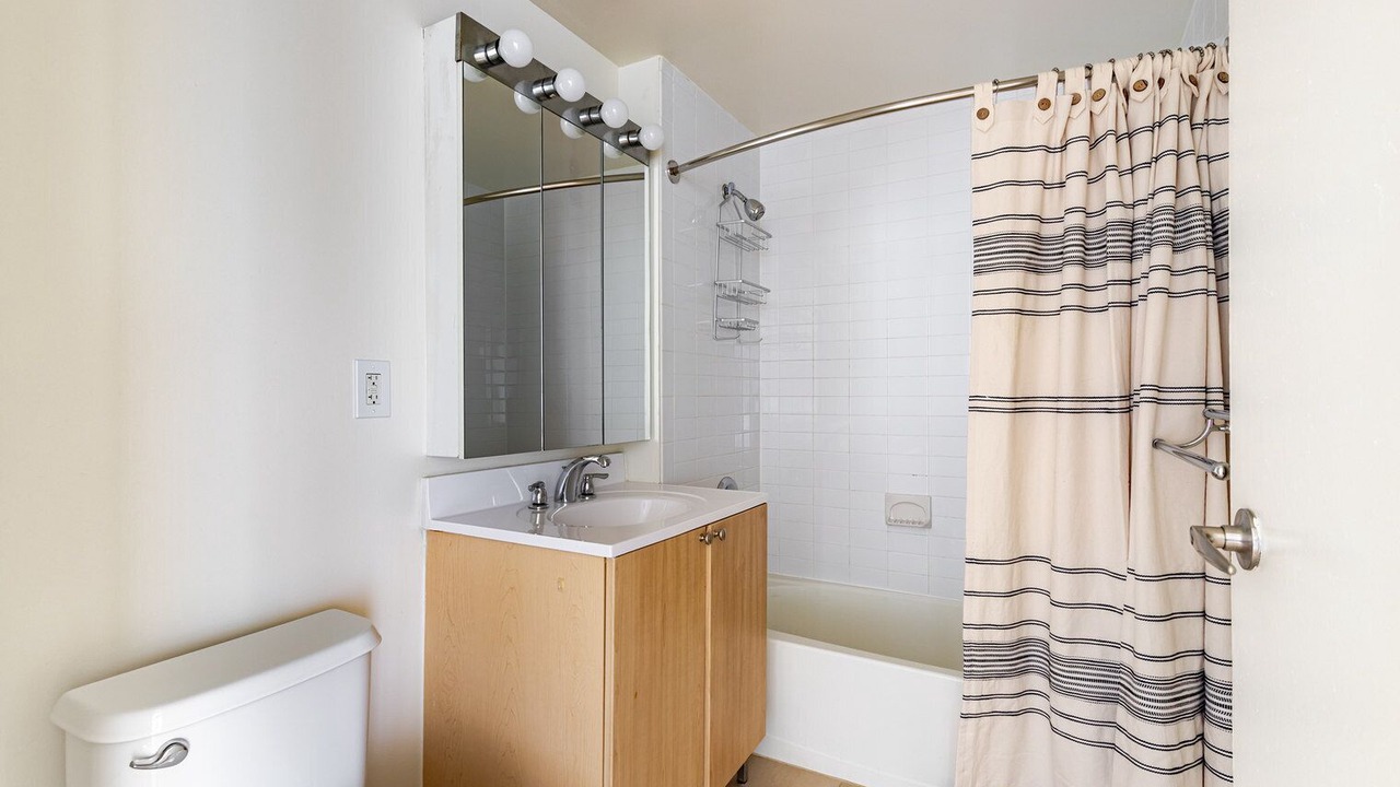 Photo of Bathroom in Hunters Point