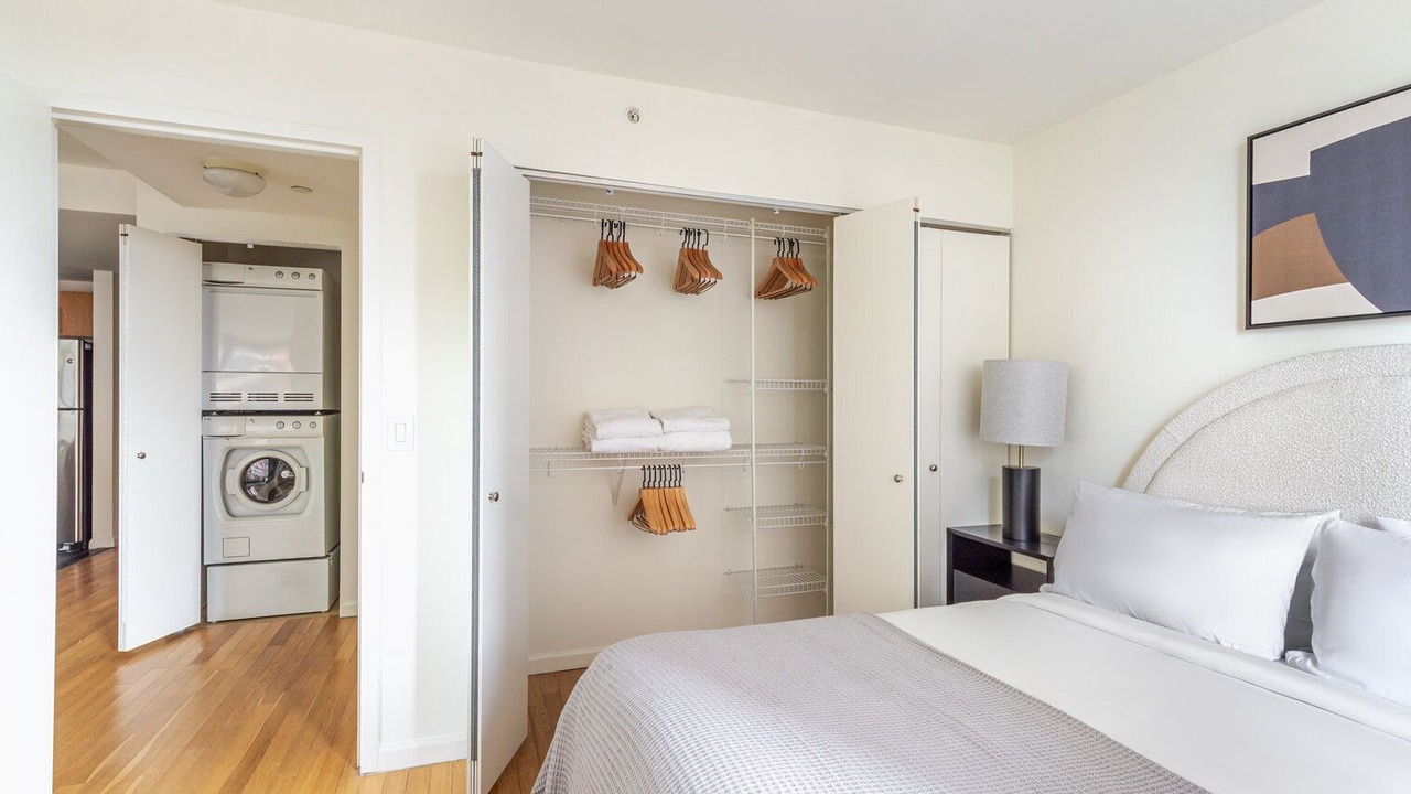 Photo of Bedroom in Hunters Point