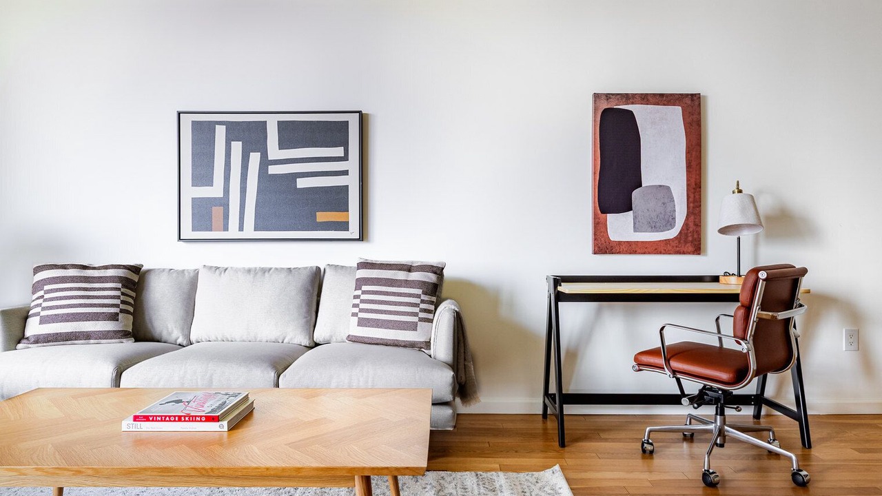 Photo of Livingroom in Hunters Point
