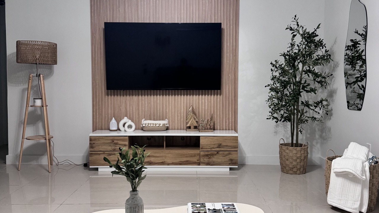 Photo of Livingroom in North Bay Village