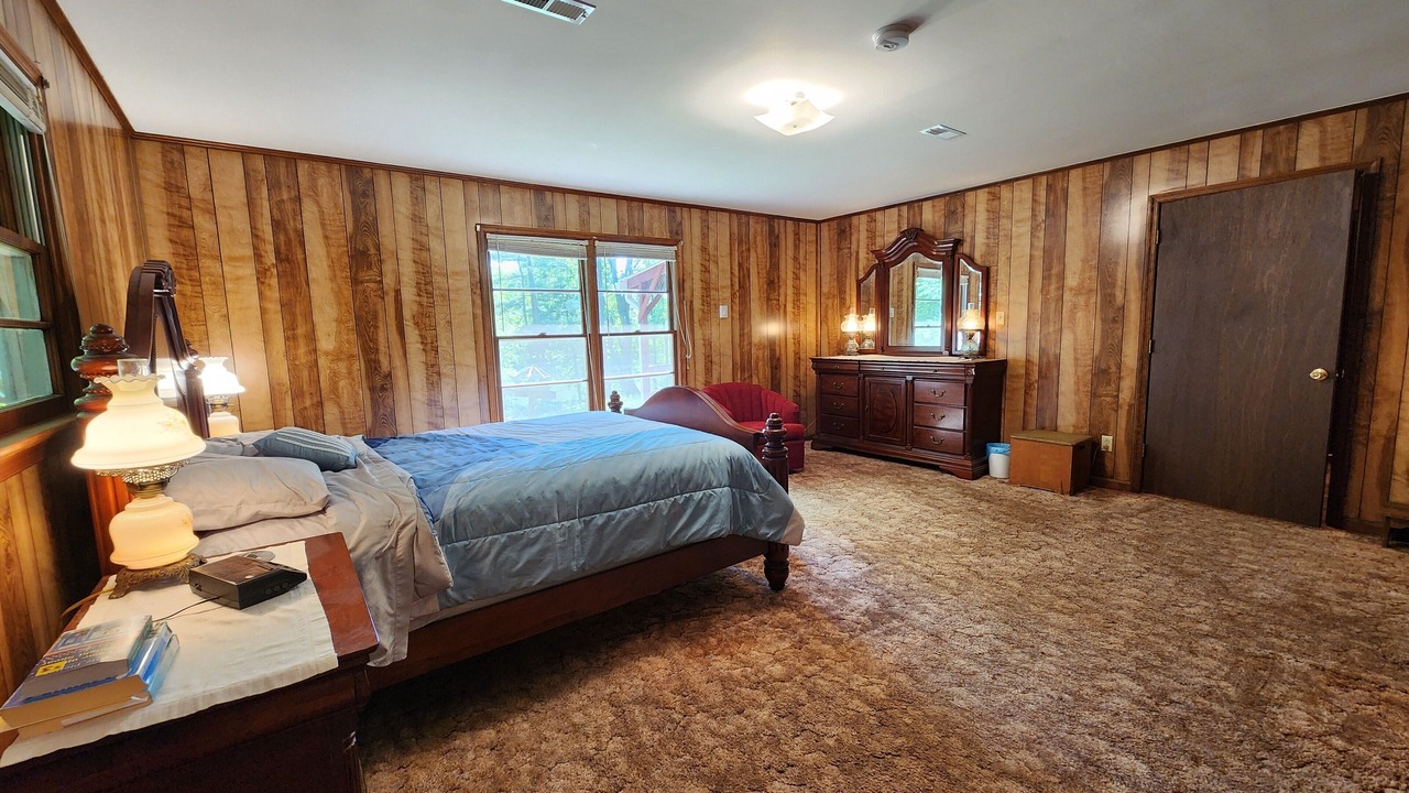 Photo of Bedroom in Oak Hill Park