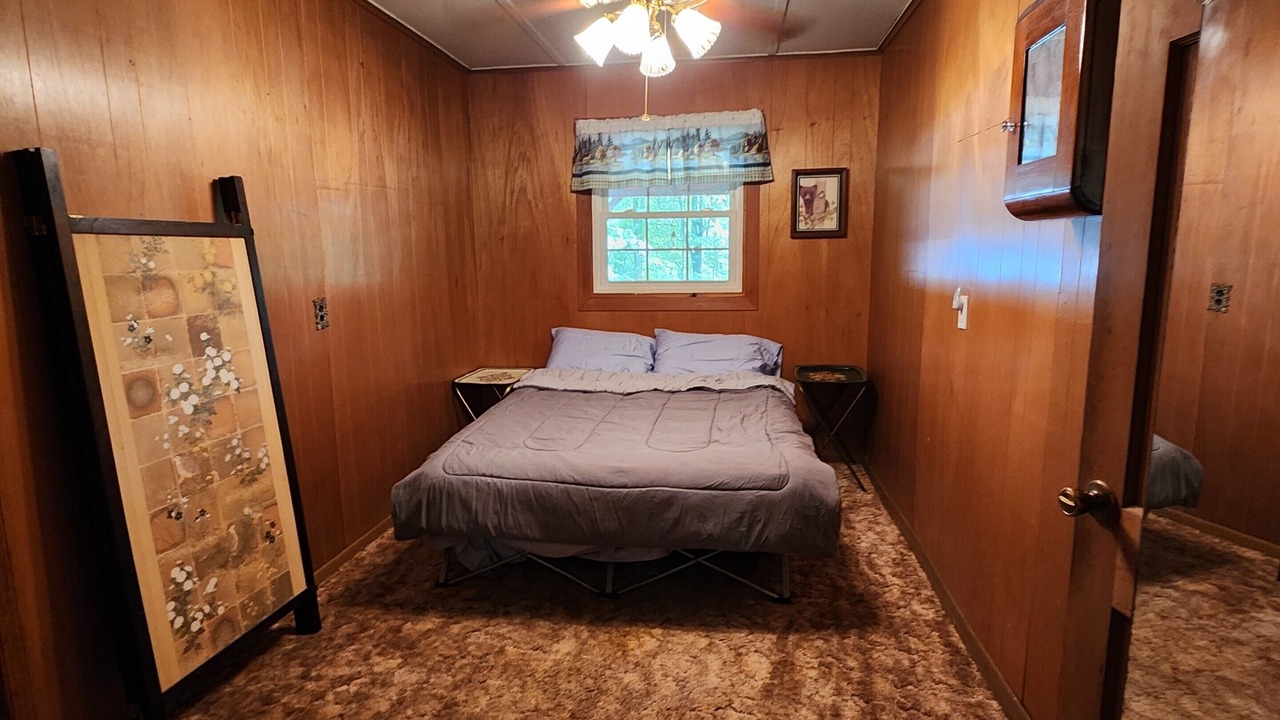 Photo of Bedroom in Oak Hill Park