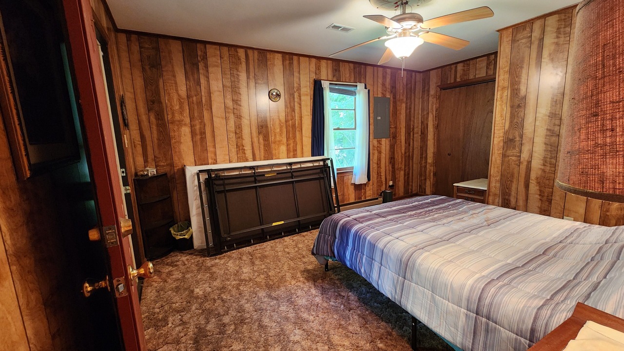 Photo of Bedroom in Oak Hill Park