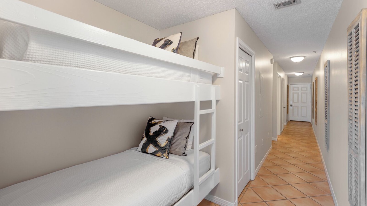 Photo of Bedroom in Gulf Place