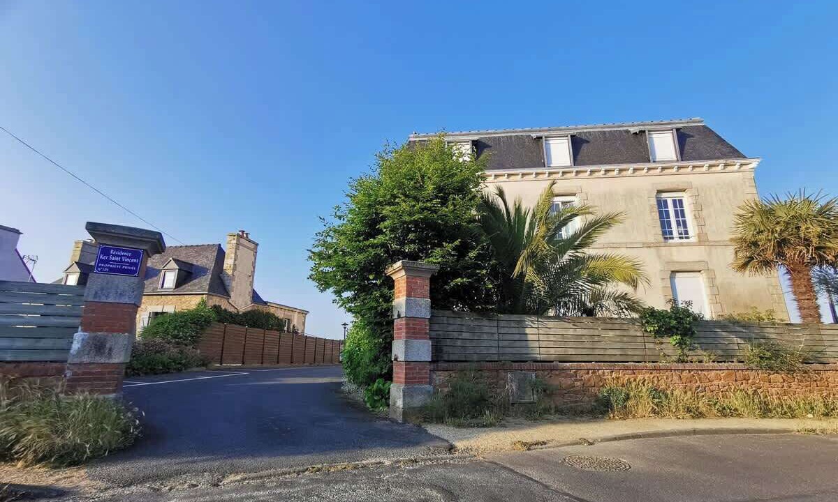 Photo of Outdoor in Cote de Granit Rose