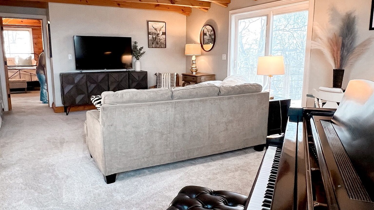 Photo of Livingroom in Burlington