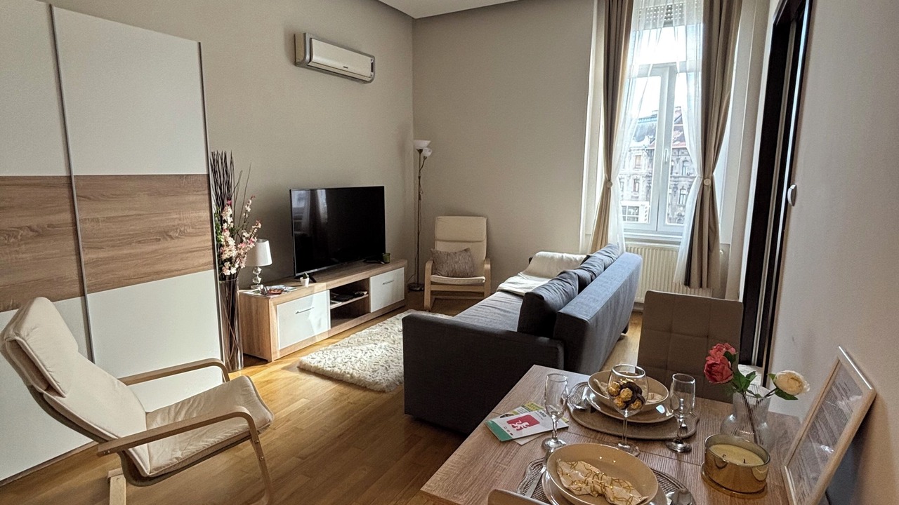Photo of Livingroom in Palace District