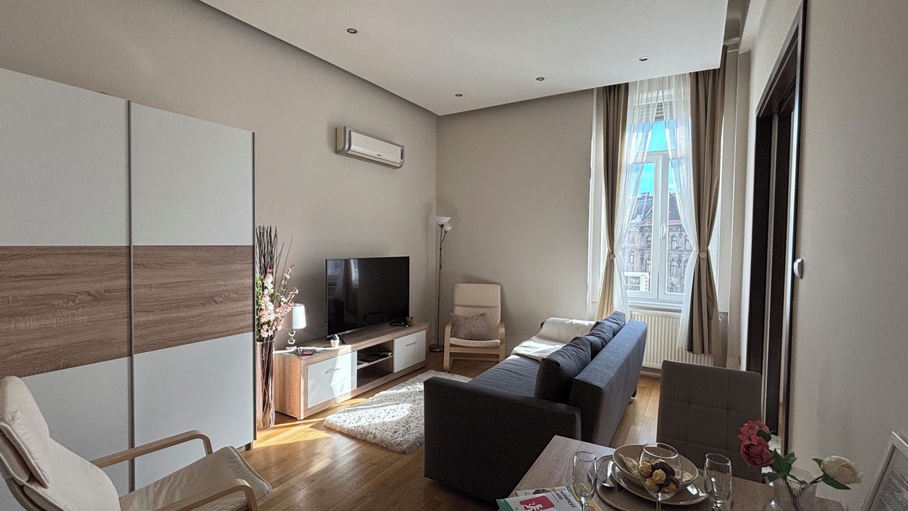 Photo of Livingroom in Palace District