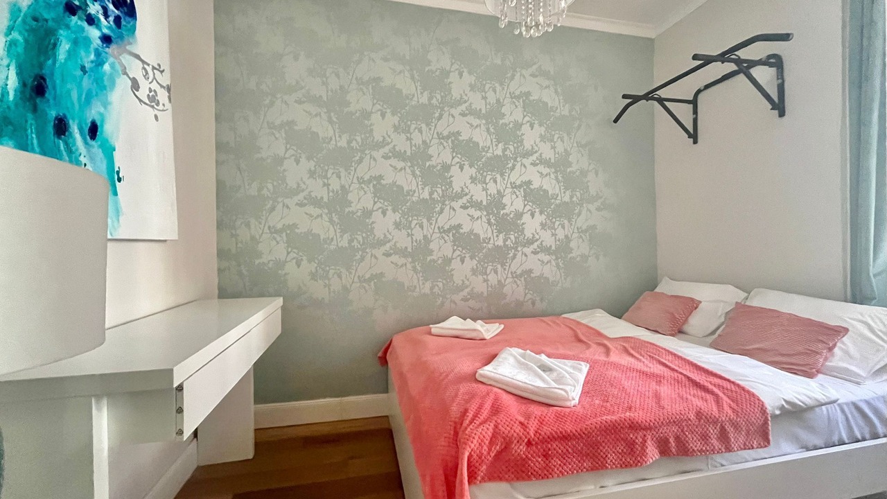 Photo of Bedroom in 13th District