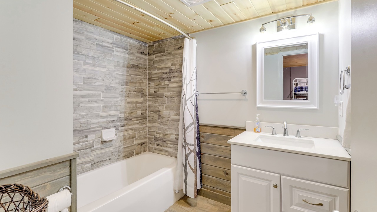 Photo of Bathroom in Lake George