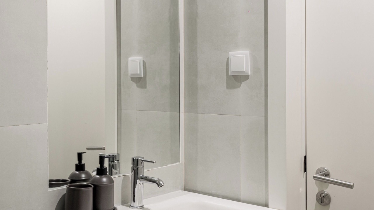 Photo of Bathroom in Linda-a-Velha
