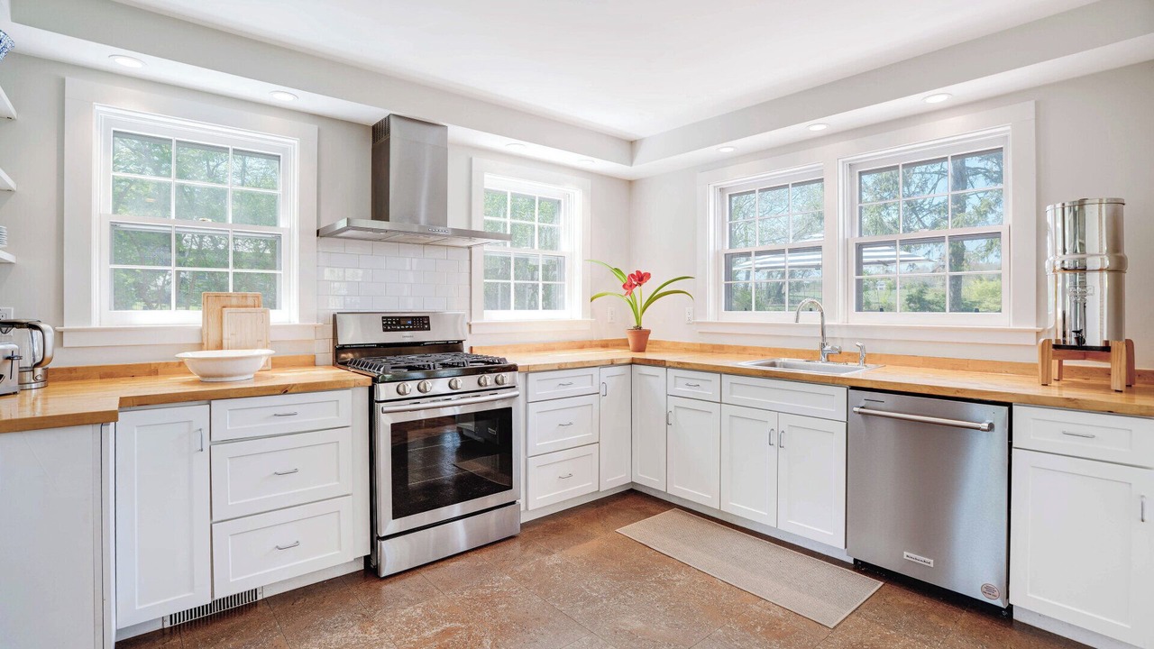 Photo of Kitchen in Amagansett North