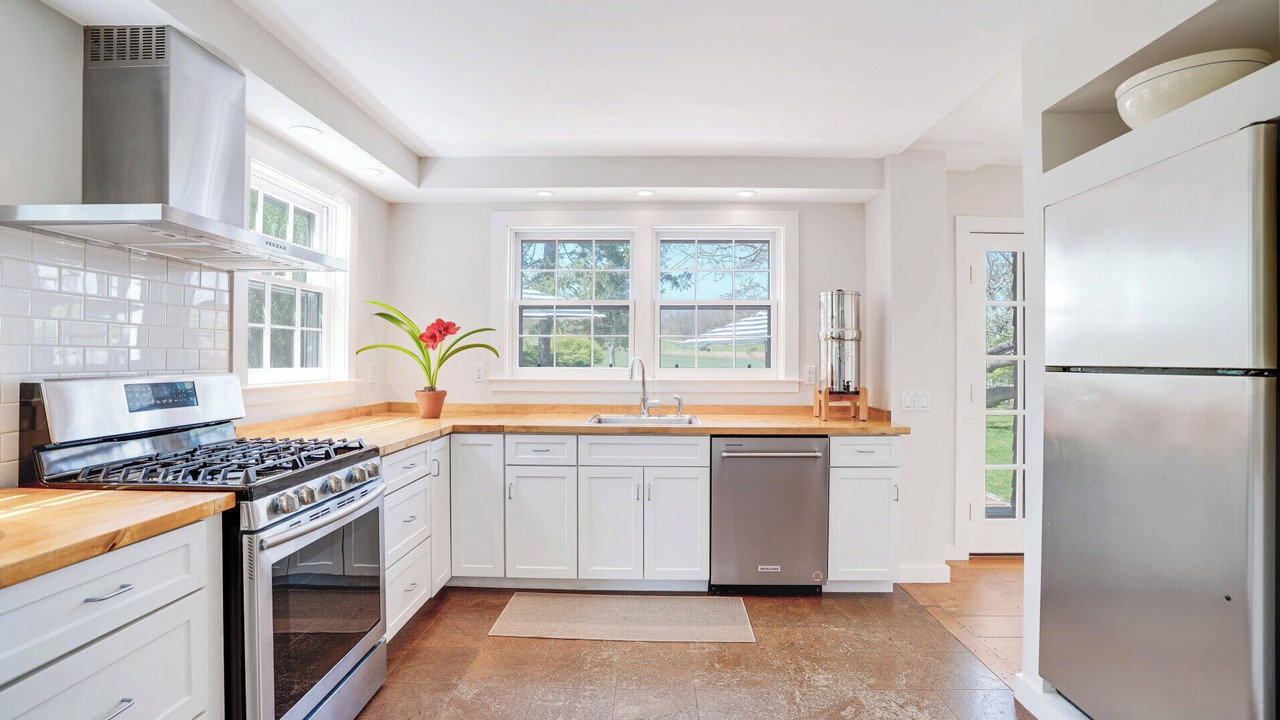 Photo of Kitchen in Amagansett North