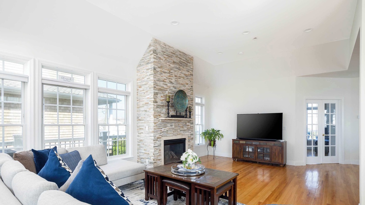 Photo of Livingroom in West Hampton Dunes