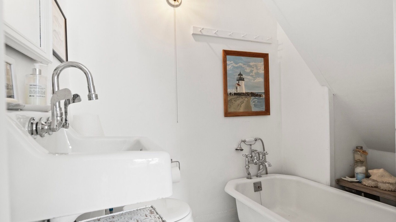 Photo of Bathroom in Brant Point