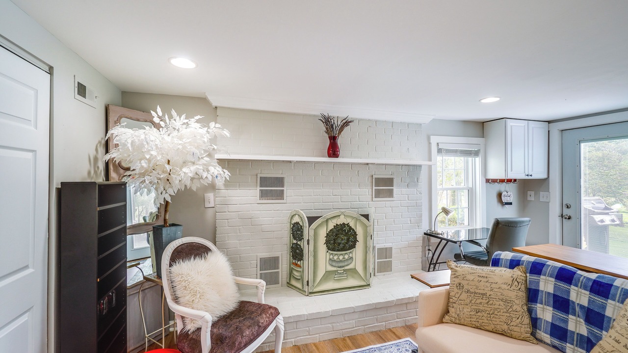 Photo of Livingroom in Leesburg