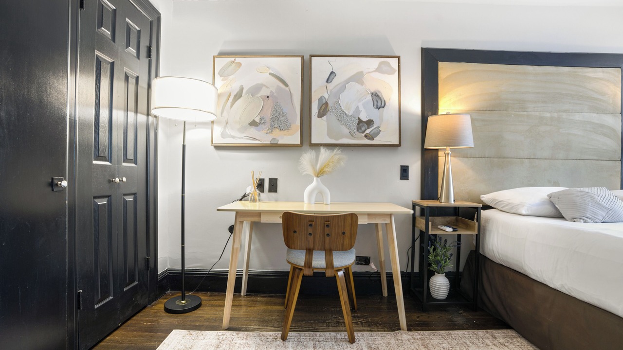 Photo of Bedroom in Midtown