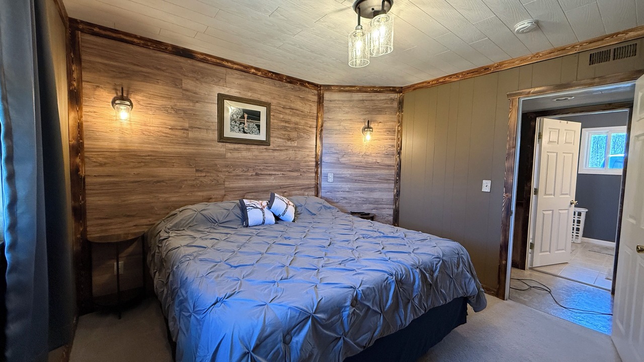Photo of Bedroom in Naubinway