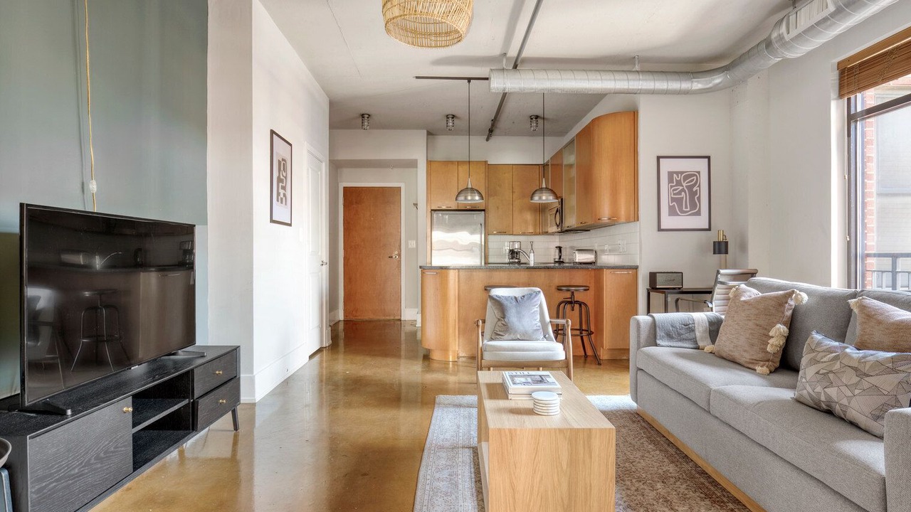 Photo of Livingroom in Logan Circle