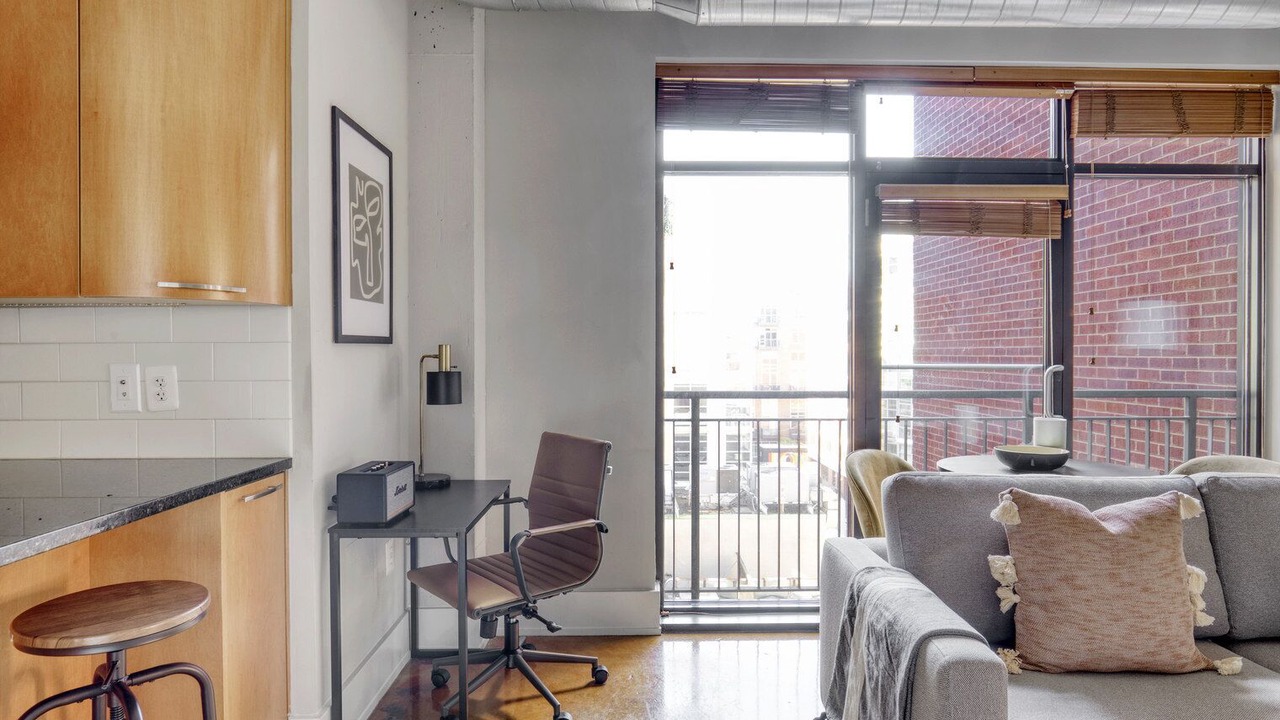 Photo of Livingroom in Logan Circle
