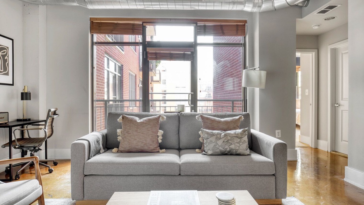 Photo of Livingroom in Logan Circle