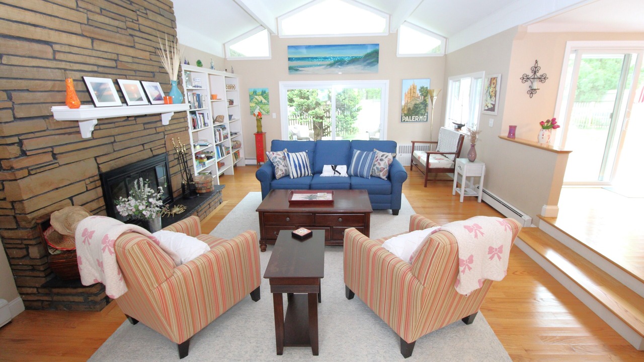 Photo of Livingroom in Dennis