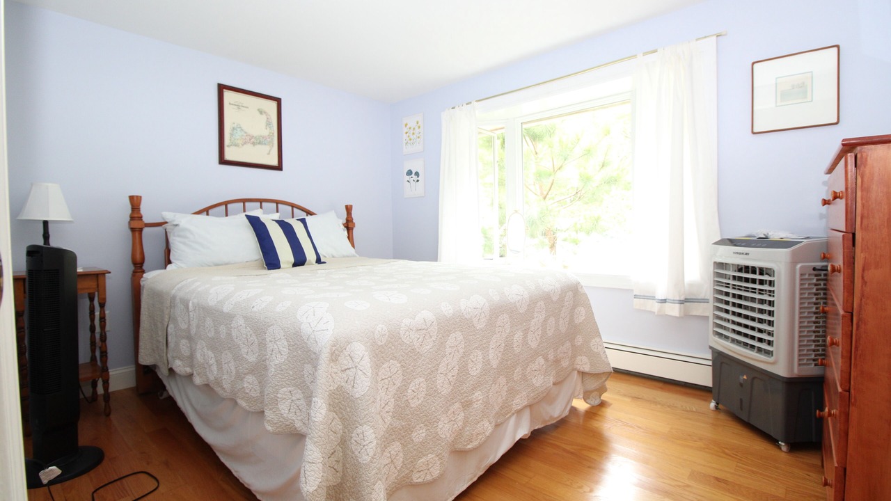 Photo of Bedroom in Dennis
