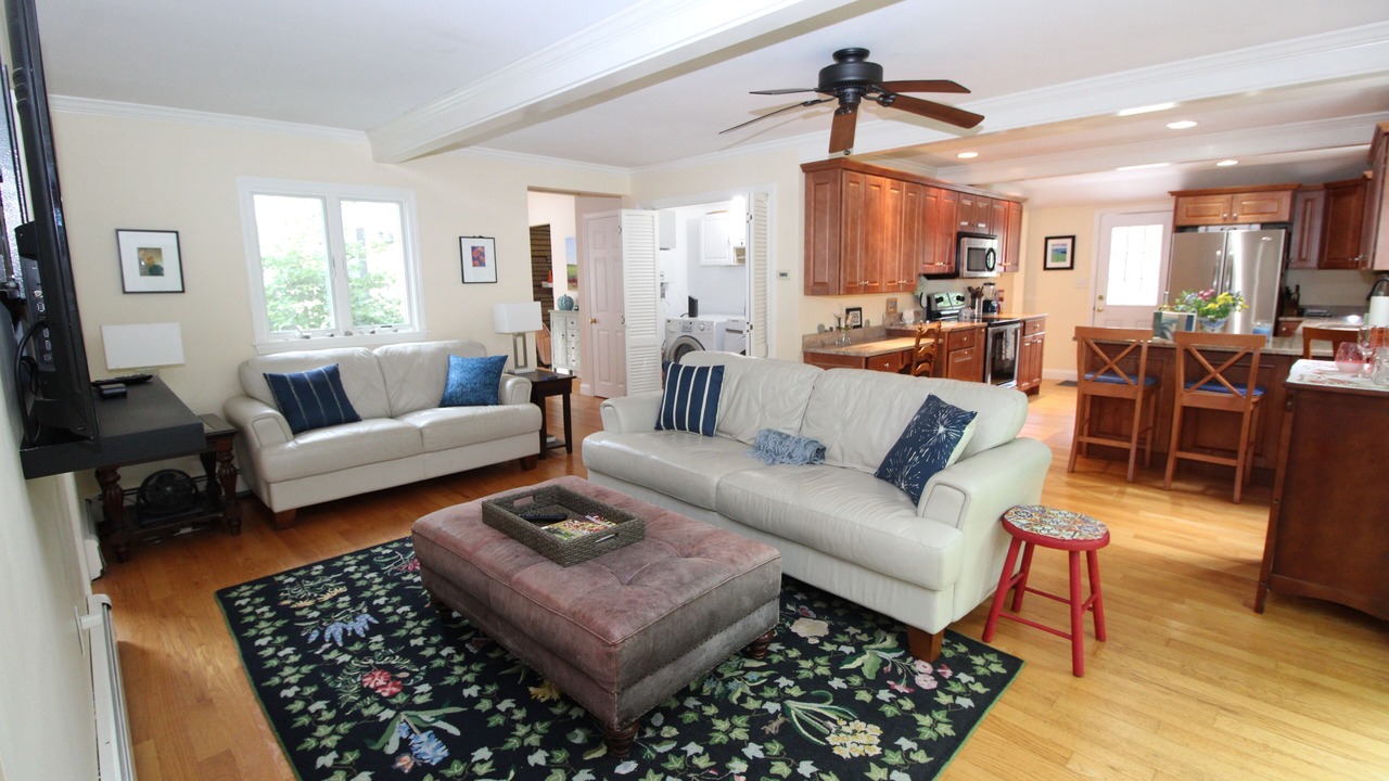 Photo of Livingroom in Dennis