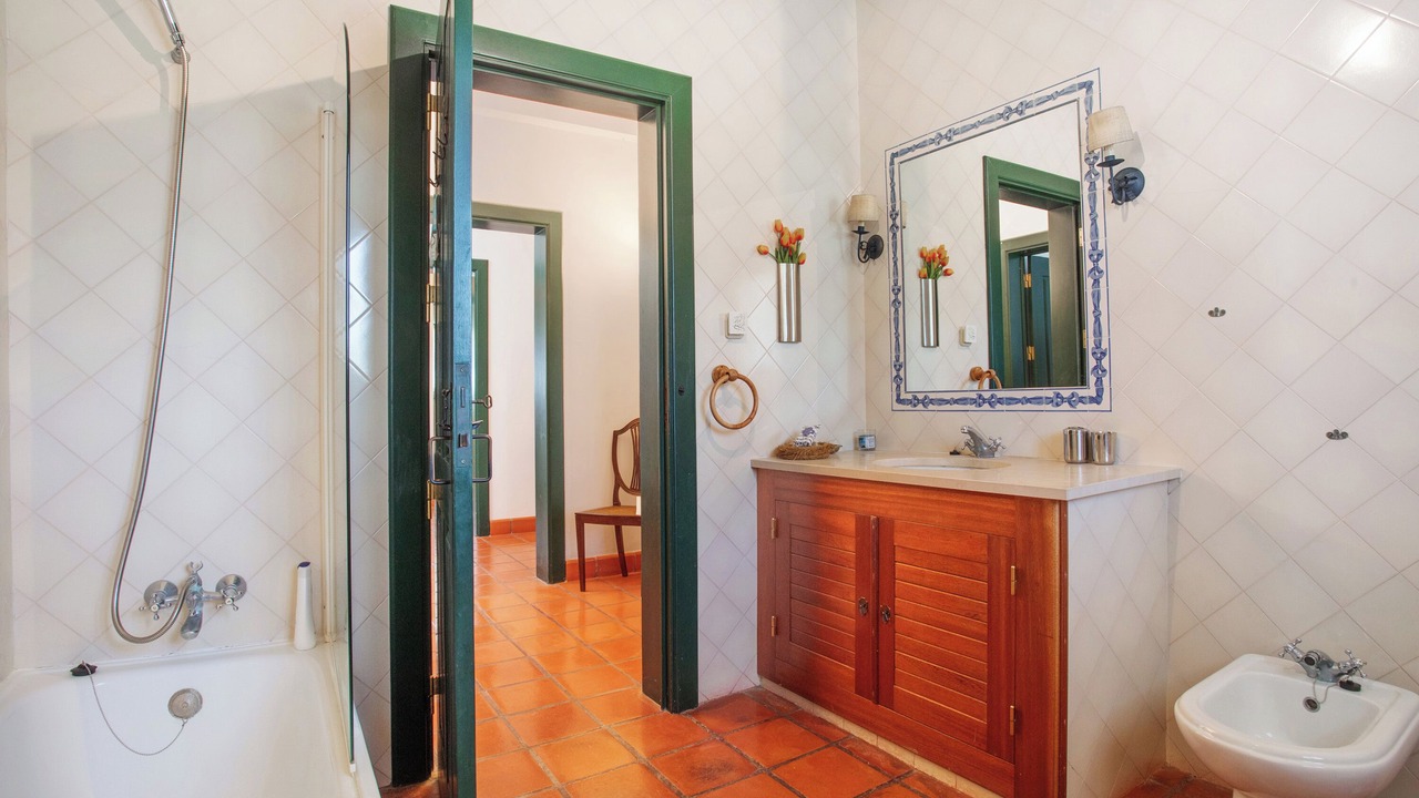 Photo of Bathroom in Santarem