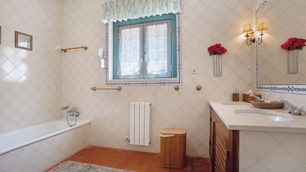 Photo of Bathroom in Santarem