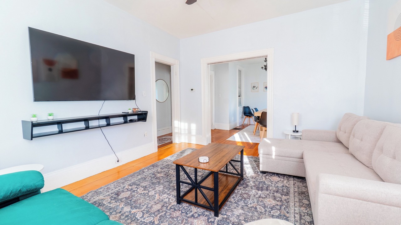 Photo of Livingroom in Somerville