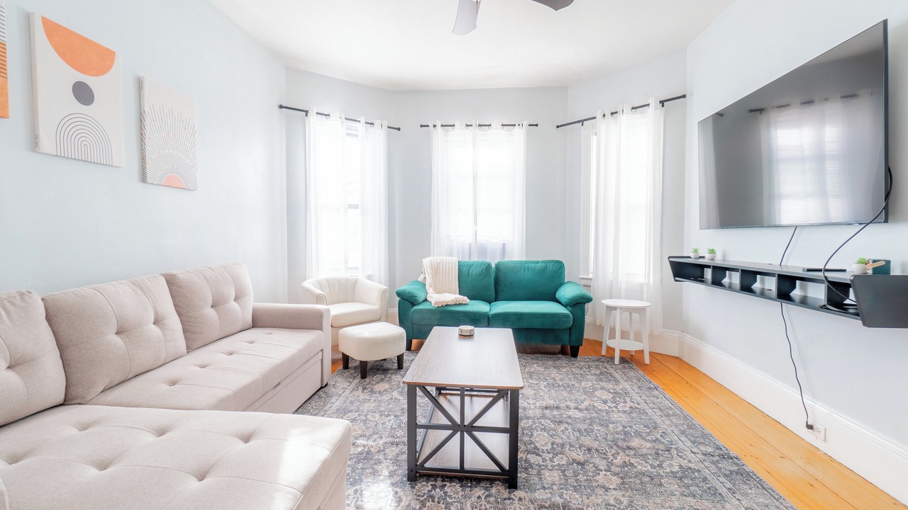 Photo of Livingroom in Somerville