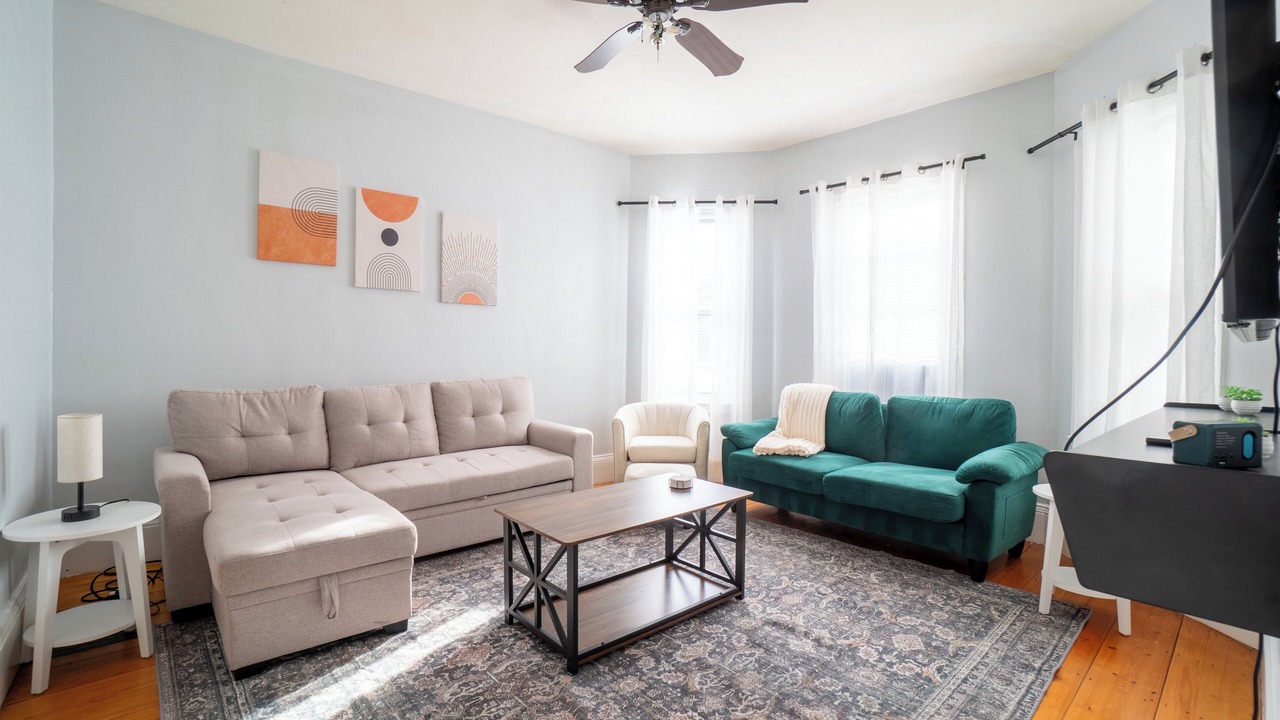 Photo of Livingroom in Somerville