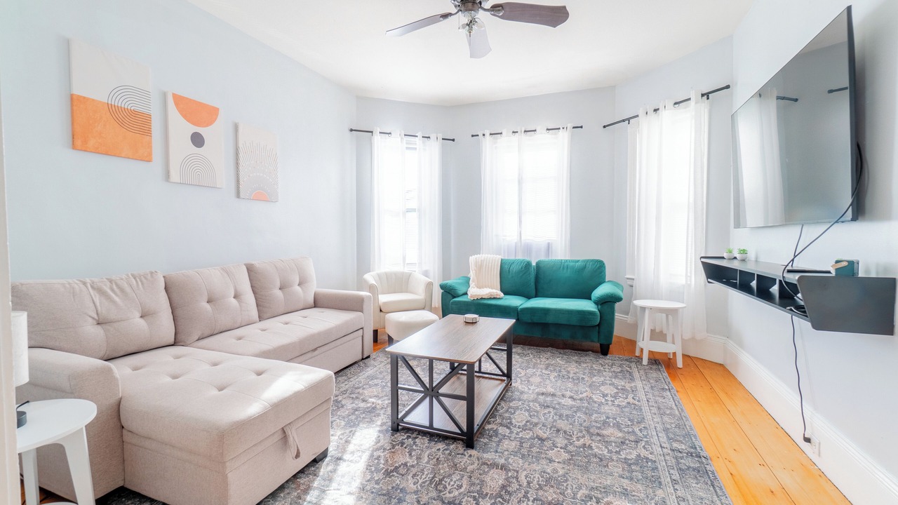 Photo of Livingroom in Somerville