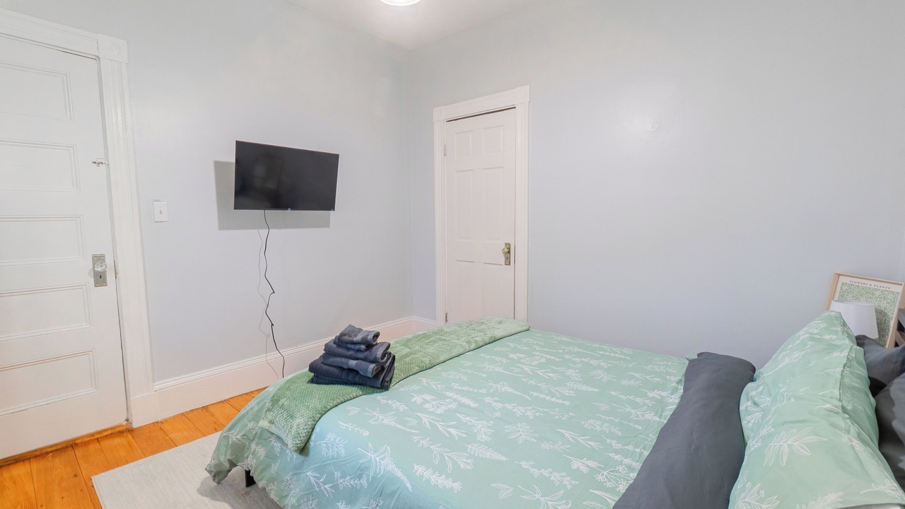 Photo of Bedroom in Somerville