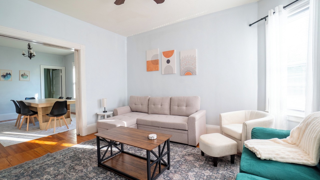 Photo of Livingroom in Somerville