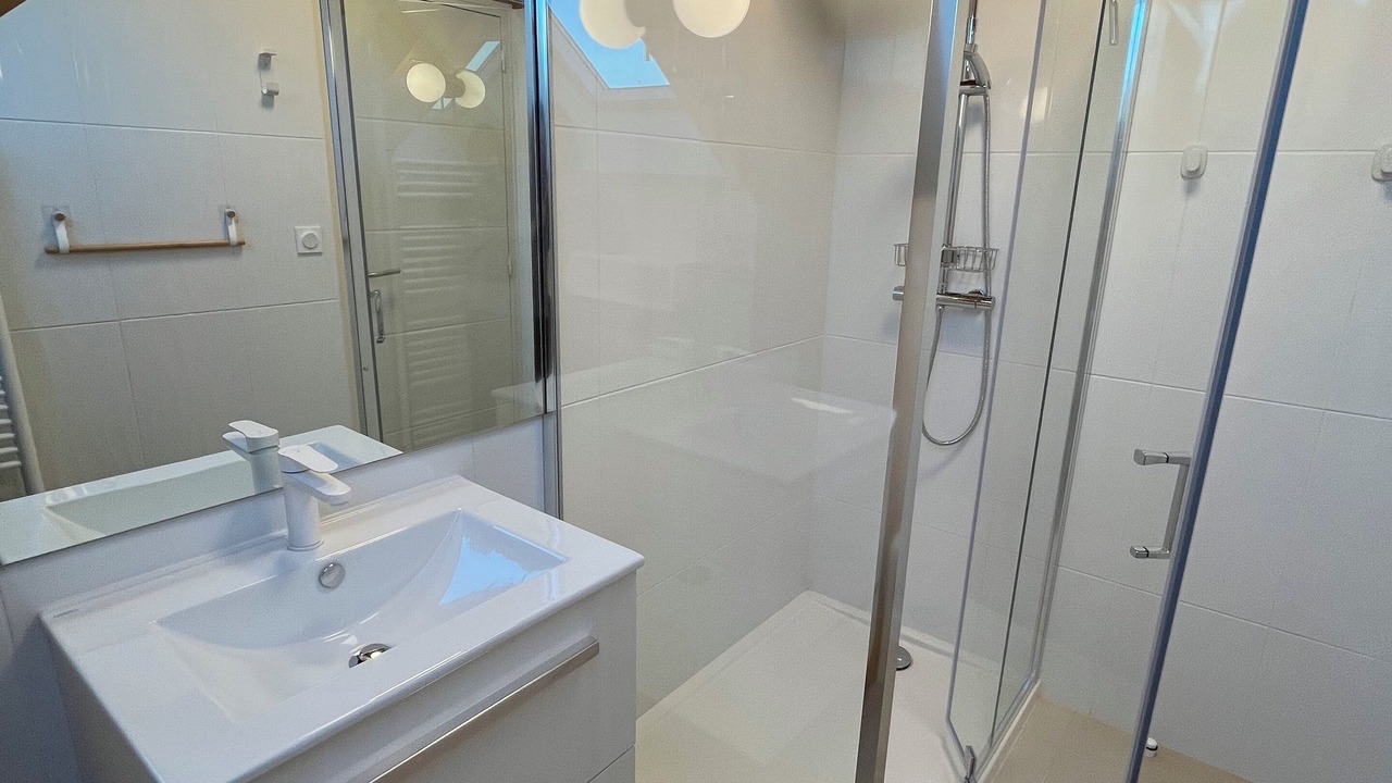 Photo of Bathroom in Saint-Jouan-des-Guerets