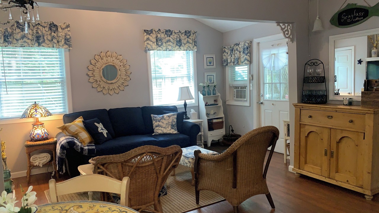 Photo of Livingroom in Baiting Hollow