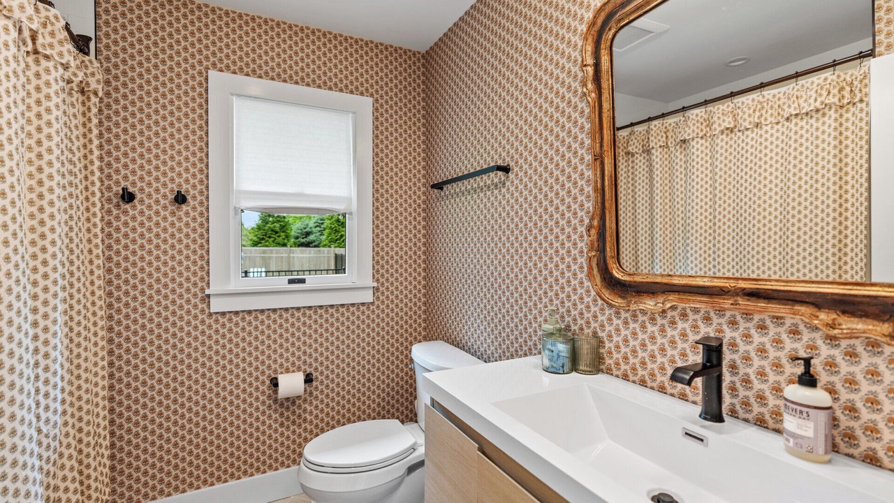 Photo of Bathroom in Cutchogue