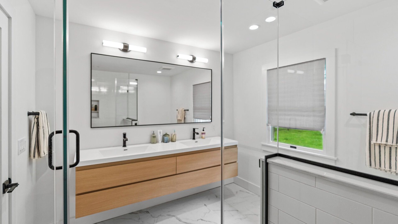 Photo of Bathroom in Cutchogue