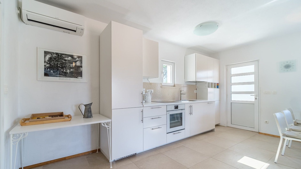 Photo of Kitchen in Cove Makarac (Milna)