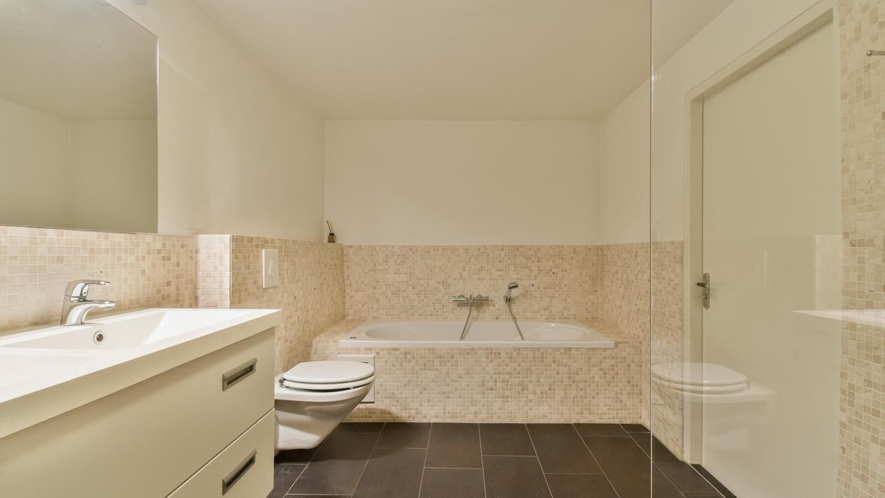 Photo of Bathroom in Helmersbuurt